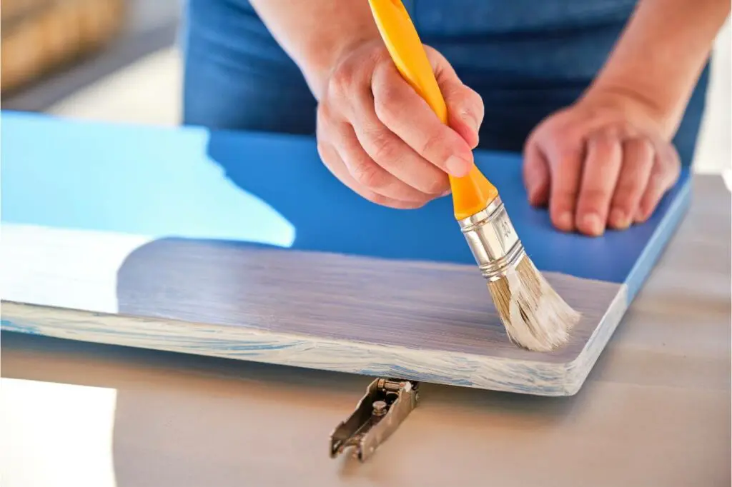 Guía definitiva para pintar muebles de melamina sin lijar.