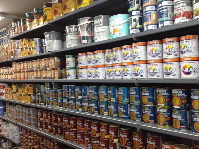 Interior de la tienda Servicat Pintura Tienda en Barcelona Sant Andreu 1