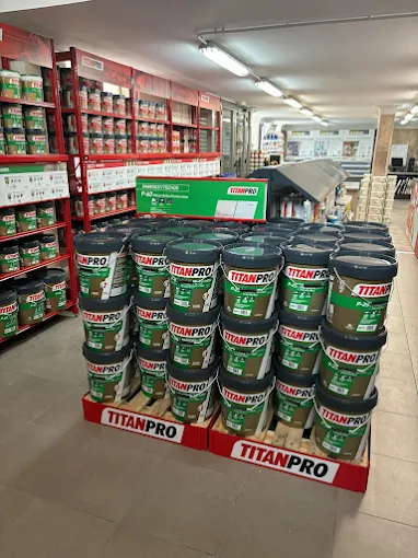 Materiales y pinturas en Servicat Pintura Tienda de Manresa 2